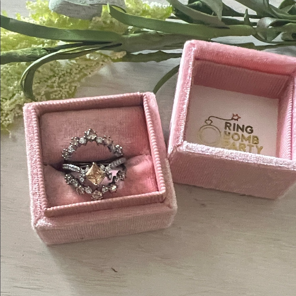 Bomb Party 3 RINGS size 8 Amber topaz on hematite